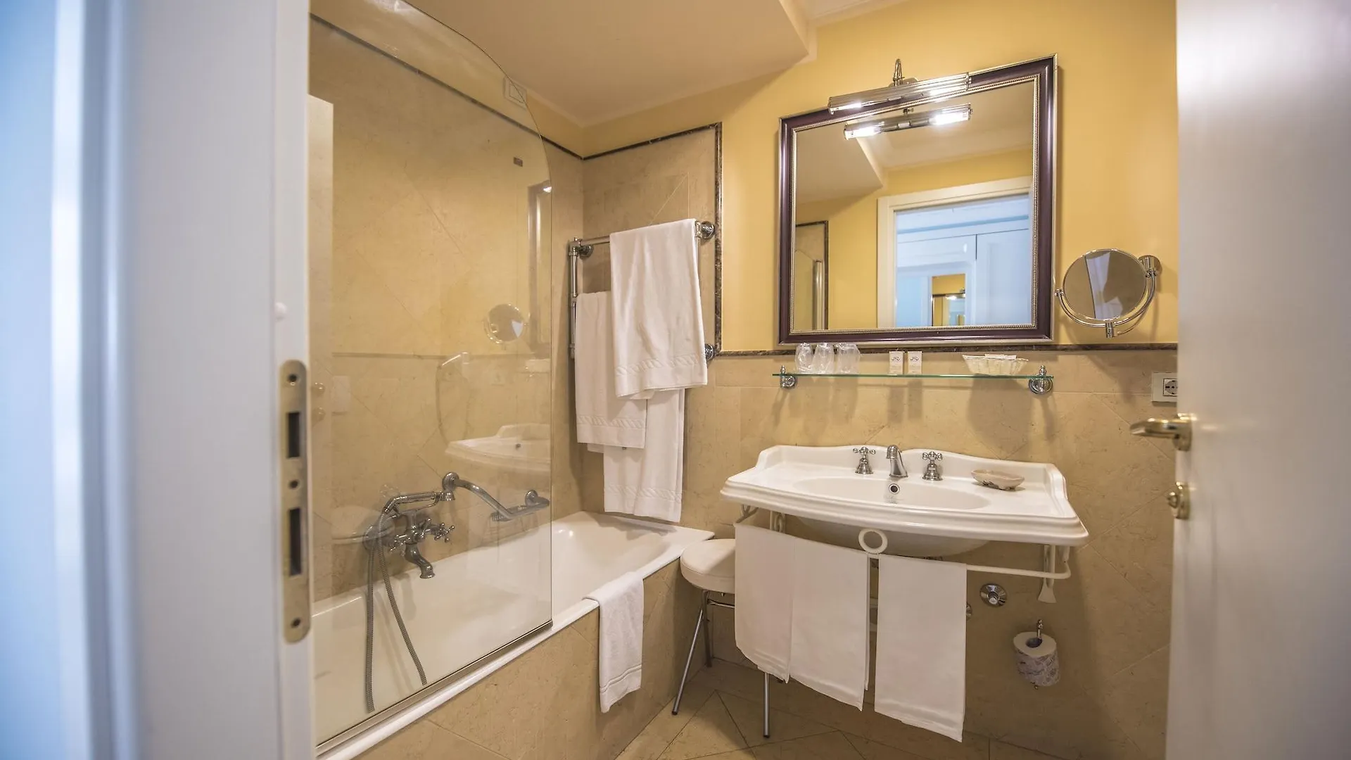 Villa Daphne Giardini Naxos Hotel