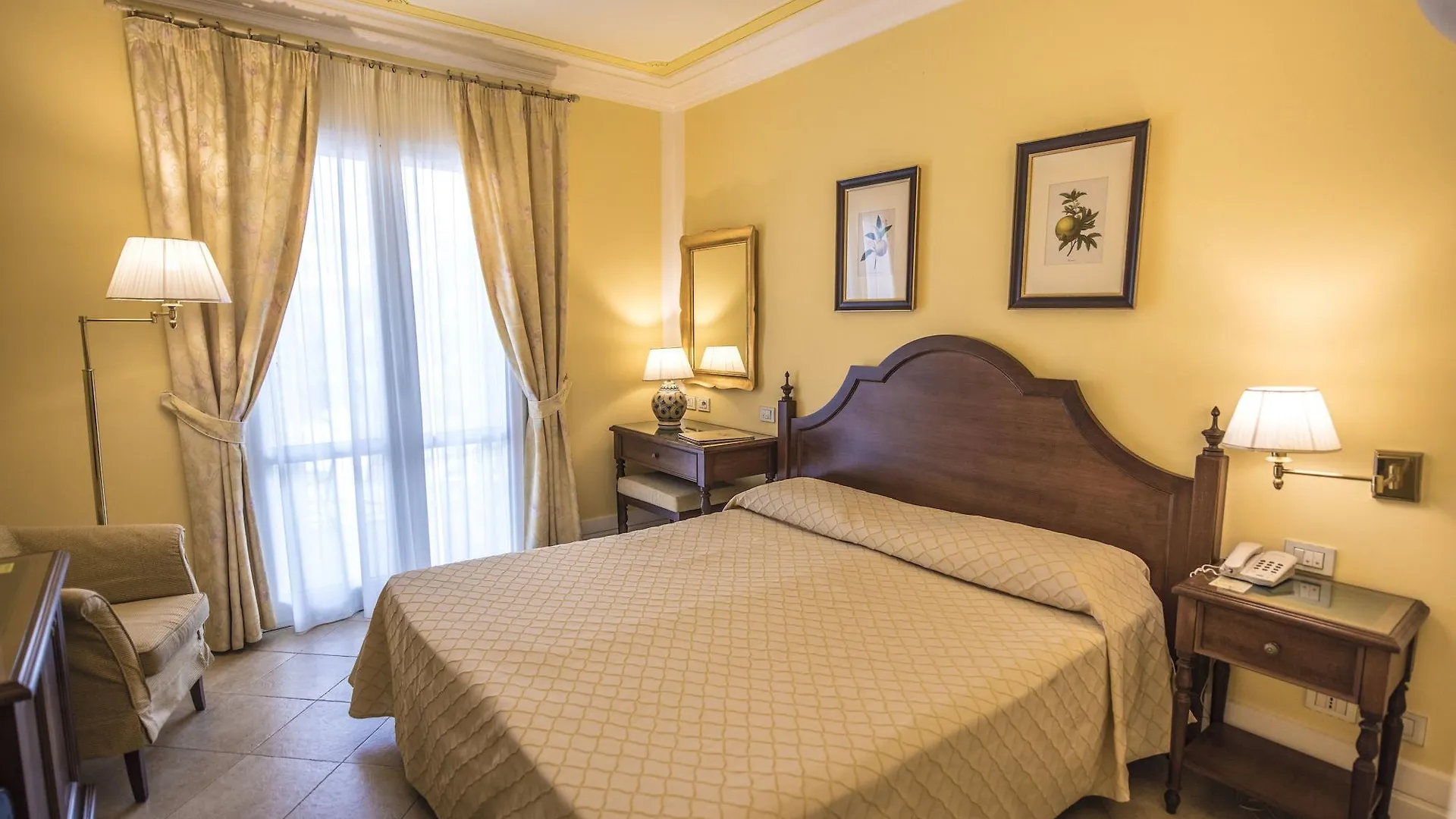 Villa Daphne Giardini Naxos Hotel