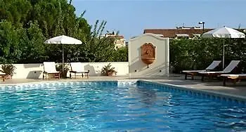Villa Daphne Giardini Naxos 4*,