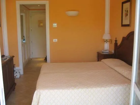 **** Hotel Villa Daphne Giardini Naxos Italy