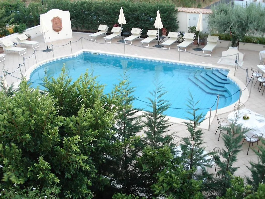 Hotel Villa Daphne Giardini Naxos