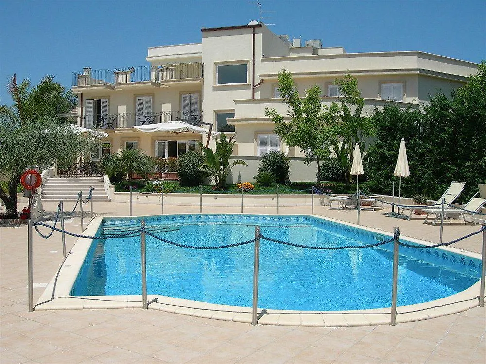 **** Hotel Villa Daphne Giardini Naxos Italy